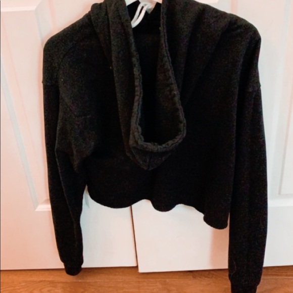 black cropped sweatshirt - Picture 3 of 3